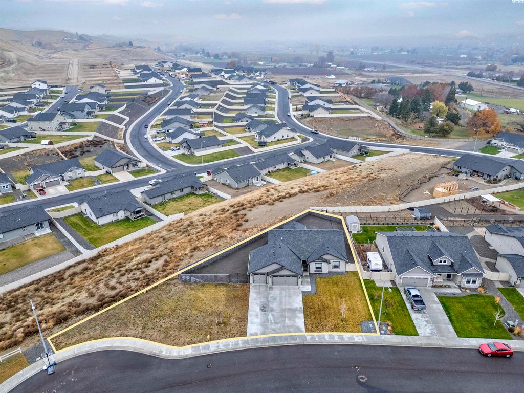 Photo of 217 Rio Bravo St, Prosser, WA 99350 (MLS # 288945)