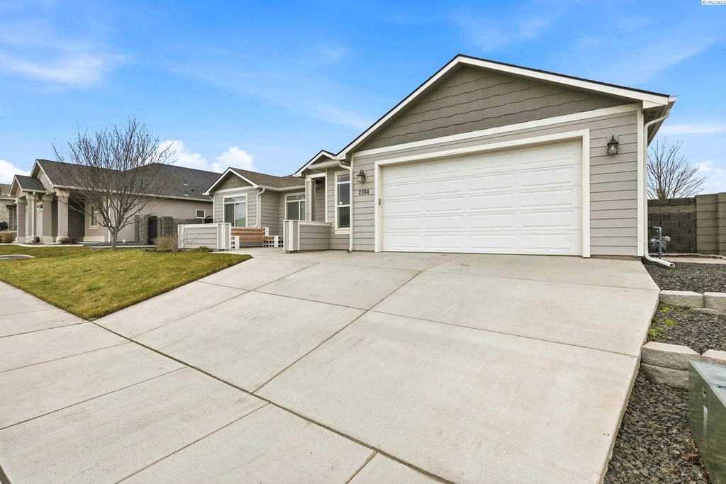 Photo of 2384 Morris Ave, Richland, WA 99352 (MLS # 290388)