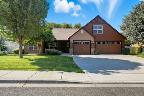Photo of 1641 Brantingham Rd, Richland, WA 99352 (MLS # 287812)