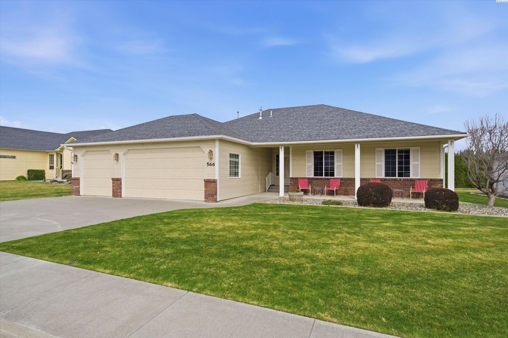 Photo of 566 Oahu Street, Richland, WA 99352 (MLS # 291594)