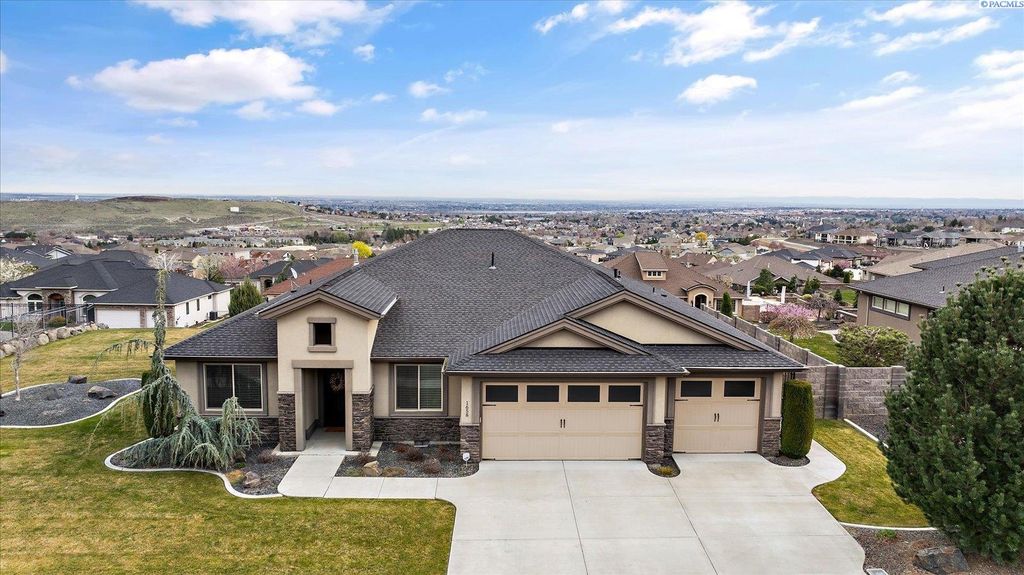 Photo of 1658 Sorrento Lane, Richland, WA 99352 (MLS # 291431)
