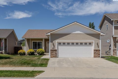 Photo of 1486 SW Lost Trail Dr, Pullman, WA 99163 (MLS # 294717)