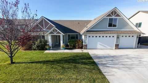Photo of 5406 Fayette Lane, Pasco, WA 99301 (MLS # 289050)