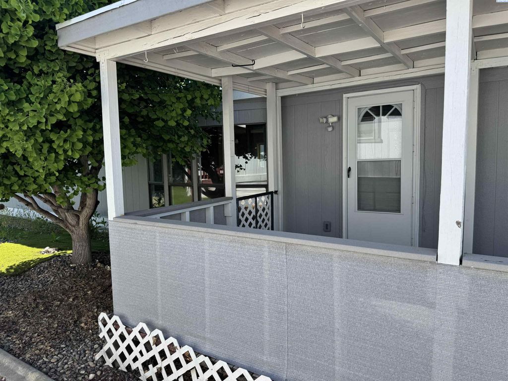 Photo of 7901 W Clearwater #124 Ave, Kennewick, WA 99336 (MLS # 292680)