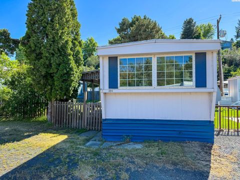 Photo of 1155 SE Professional Mall Blvd #324 Blvd, Pullman, WA 99163 (MLS # 293783)