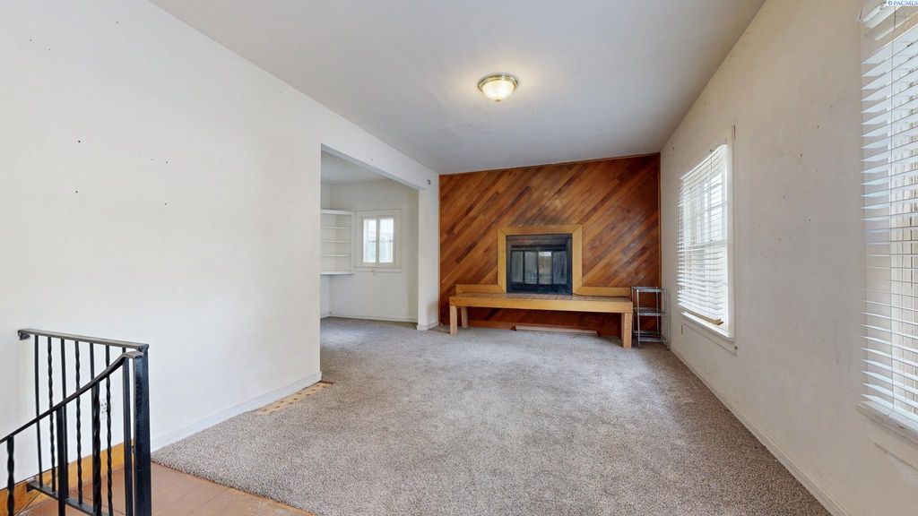 Photo of 925 NE D St, Pullman, WA 99163 (MLS # 287989)