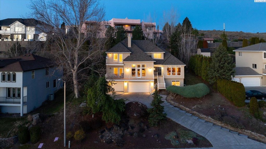 Photo of 1213 Brentwood Ave, Richland, WA 99352 (MLS # 291214)