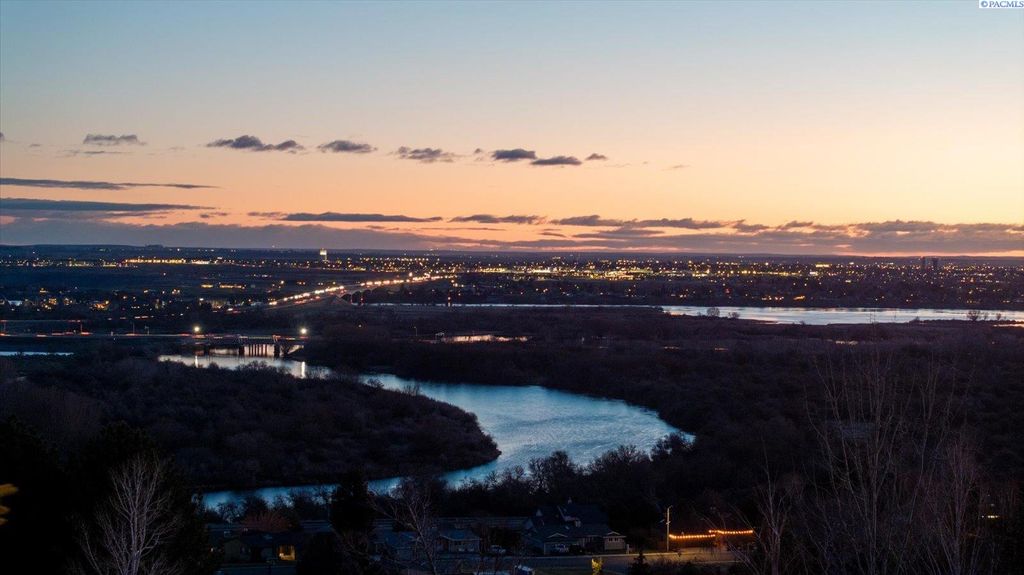 Photo of 1213 Brentwood Ave, Richland, WA 99352 (MLS # 291214)