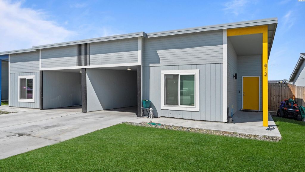 Photo of 412 Whitefish Ln, Pasco, WA 99301 (MLS # 292060)