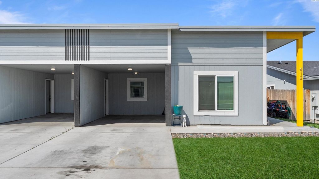 Photo of 412 Whitefish Ln, Pasco, WA 99301 (MLS # 292060)