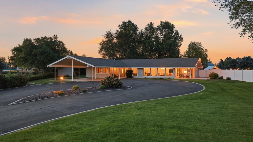 Photo of 419 Rd 52, Pasco, WA 99301 (MLS # 292795)