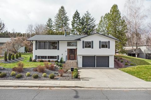 Photo of 835 Sunnymead Way, Pullman, WA 99163 (MLS # 291187)