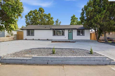 Photo of 936 W Leola St, Pasco, WA 99301 (MLS # 295101)