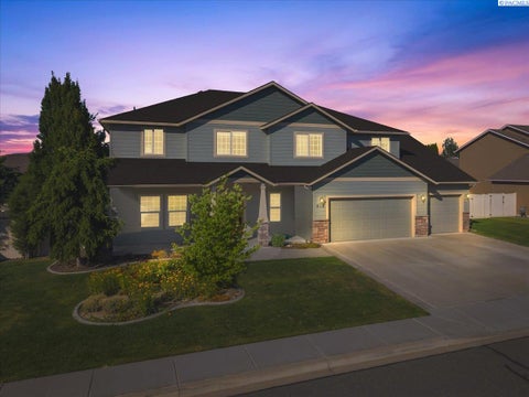 Photo of 612 Southwell St, Richland, WA 99352 (MLS # 294257)
