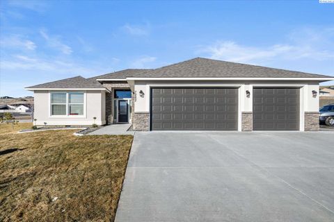 Photo of 7196 W 30th Ave, Kennewick, WA 99338 (MLS # 287435)