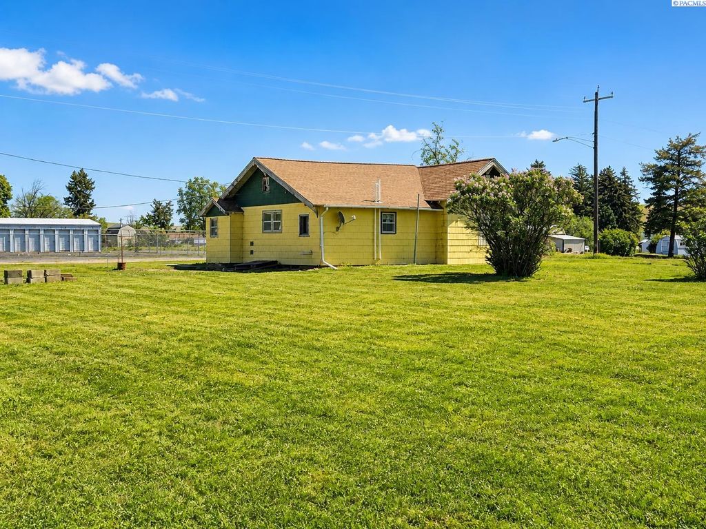 Photo of 102 S Clark Ave, La Crosse, WA 99143 (MLS # 292581)