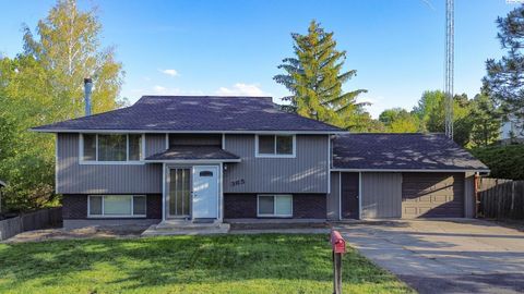 Photo of 365 NW Thomas St, Pullman, WA 99163 (MLS # 293113)