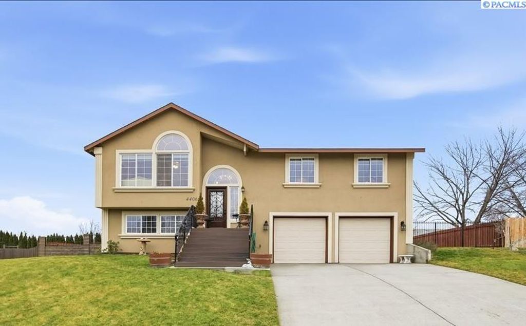 Photo of 4406 Sahara Dr, Pasco, WA 99301 (MLS # 290012)