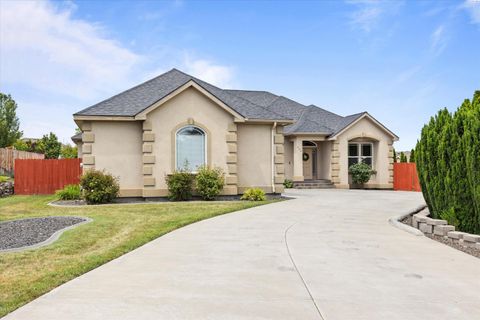 Photo of 534 Lodi Loop, Richland, WA 99352 (MLS # 293387)