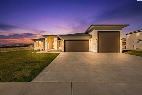 Photo of 3934 Highview St, Richland, WA 99352 (MLS # 291359)