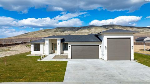 Photo of 3934 Highview St, Richland, WA 99352 (MLS # 291359)