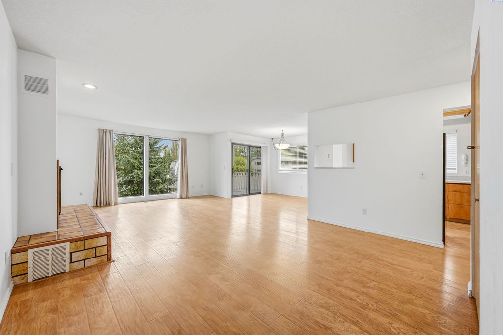 Photo of 540 SW Moe St, Pullman, WA 99163 (MLS # 292667)