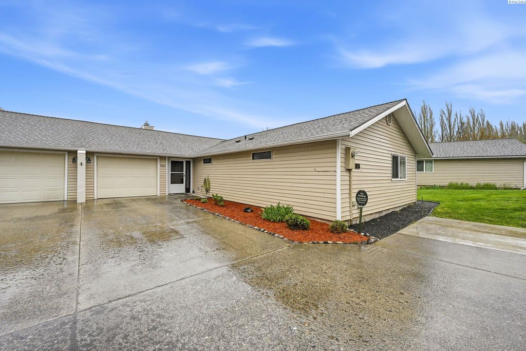 Photo of 540 SW Moe St, Pullman, WA 99163 (MLS # 292667)