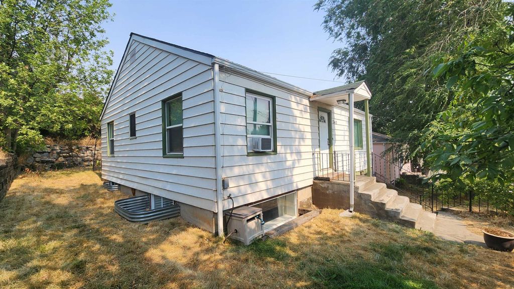 Photo of 340 SW Shirley Street, Pullman, WA 99163 (MLS # 287516)