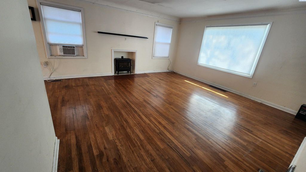 Photo of 340 SW Shirley Street, Pullman, WA 99163 (MLS # 287516)