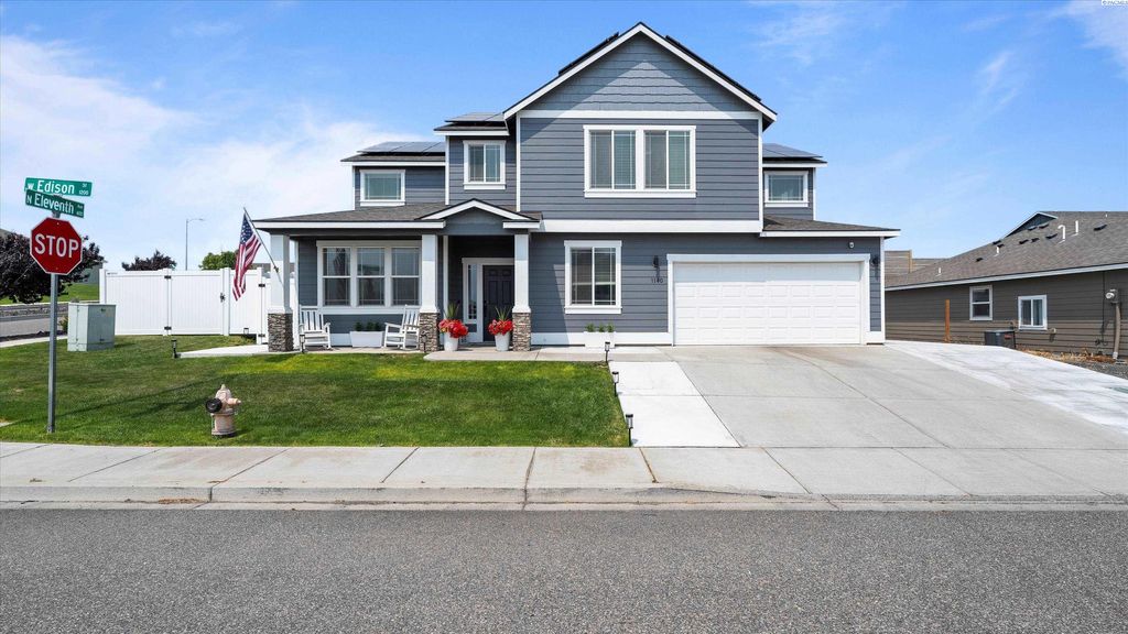 Photo of 1140 W Edison Street, Connell, WA 99326 (MLS # 289480)