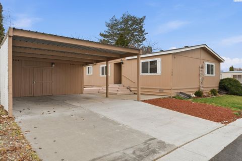 Photo of 3324 W 19th Ave #138, Kennewick, WA 99338 (MLS # 289471)