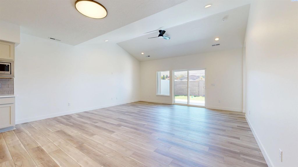 Photo of 4587 Grove Court, West Richland, WA 99353 (MLS # 292004)