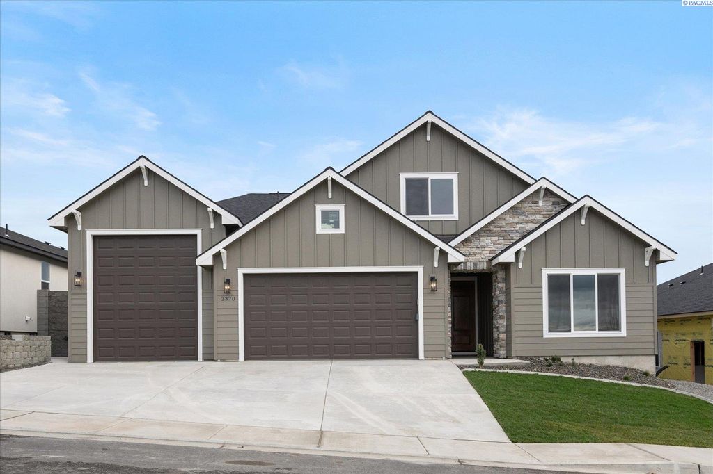 Photo of 2370 Waterhill #44, Richland, WA 99352 (MLS # 291695)