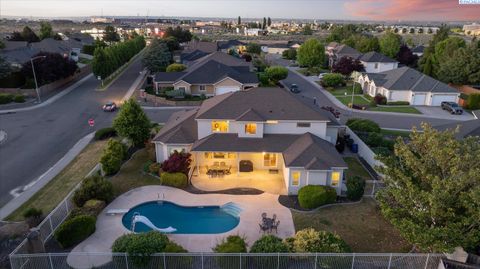 Photo of 3493 Hanstead St, Richland, WA 99352 (MLS # 290148)