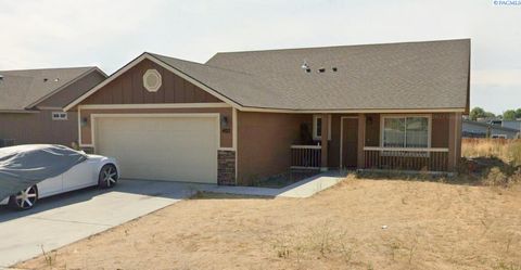 Photo of 402 Anaconda Ave, Pasco, WA 99301 (MLS # 292304)