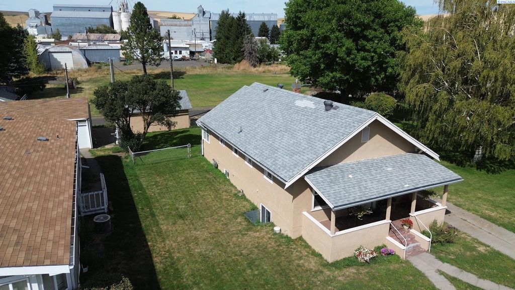 Photo of 7 E Liberty St, St. John, WA 99171 (MLS # 288780)