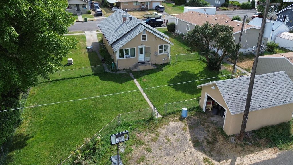 Photo of 7 E Liberty St, St. John, WA 99171 (MLS # 288780)