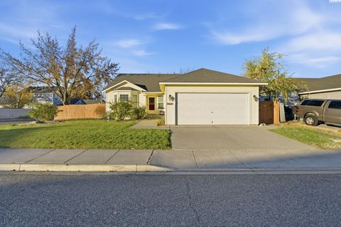 Photo of 3826 W Grand Ronde Ave, Kennewick, WA 99336 (MLS # 288985)