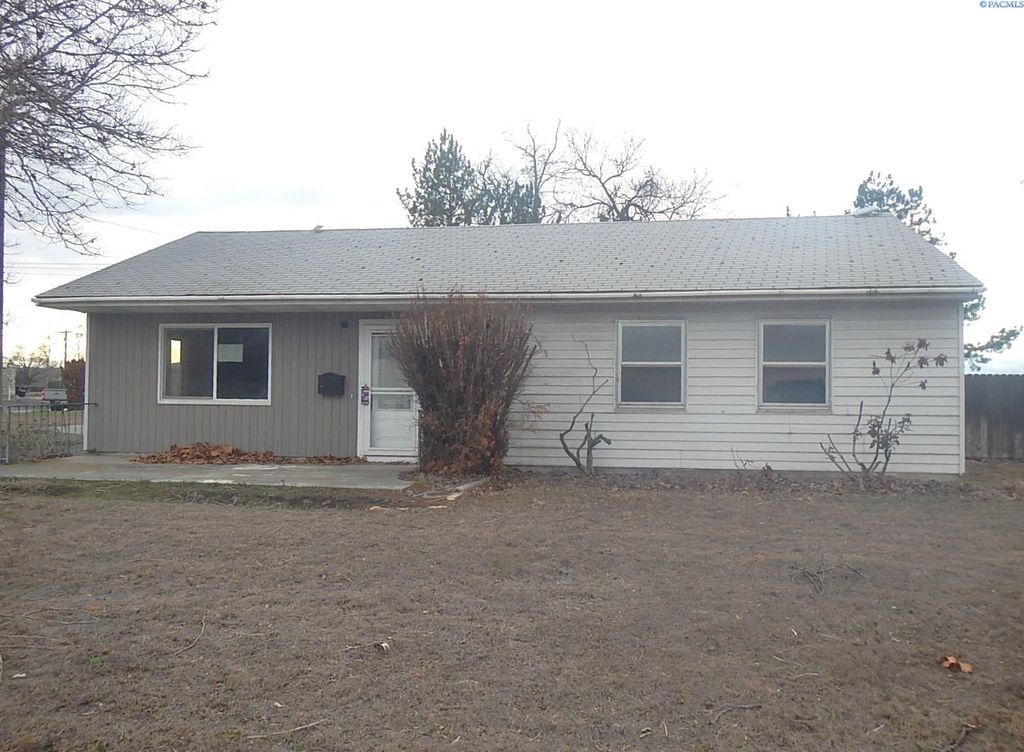 Photo of 1003 Elm Ave, Richland, WA 99352 (MLS # 290699)