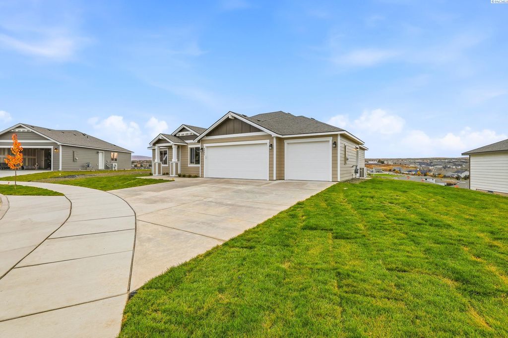 Photo of 6521 W 29th Ct, Kennewick, WA 99338 (MLS # 291856)