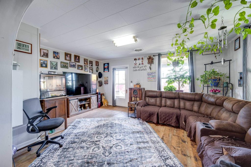 Photo of 305 S Whitman Ave, La Crosse, WA 99143 (MLS # 290785)