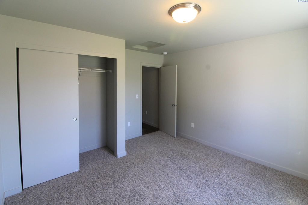 Photo of 605 S Cedar Avenue, Pasco, WA 99301 (MLS # 286617)