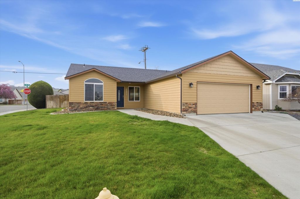 Photo of 7303 W 3rd Place, Kennewick, WA 99336 (MLS # 291547)