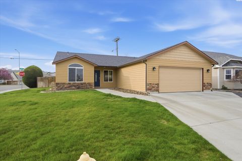 Photo of 7303 W 3rd Place, Kennewick, WA 99336 (MLS # 291547)