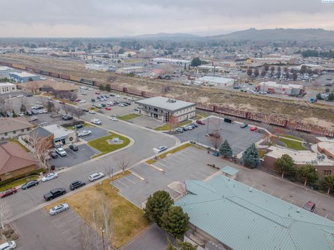 Photo of 7525 Deschutes Pl, Kennewick, WA (MLS # 290768)
