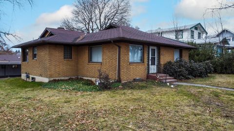 Photo of 645,645 1/2 NE Maple St, Pullman, WA 99163 (MLS # 290721)