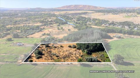 Photo of 1410 Jones Rd, Richland, WA 99354 (MLS # 286695)