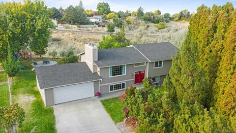 Photo of 1547 Tieton Ct, Richland, WA 99352 (MLS # 288328)