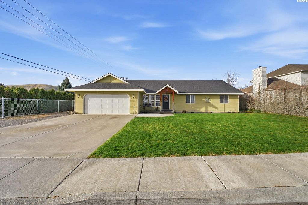 Photo of 4485 Northlake Drive, West Richland, WA 99353 (MLS # 289395)