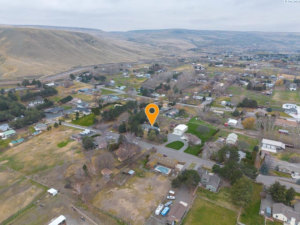 Photo of 28804 S 887 Pr Se Pr, Kennewick, WA 99338 (MLS # 290024)